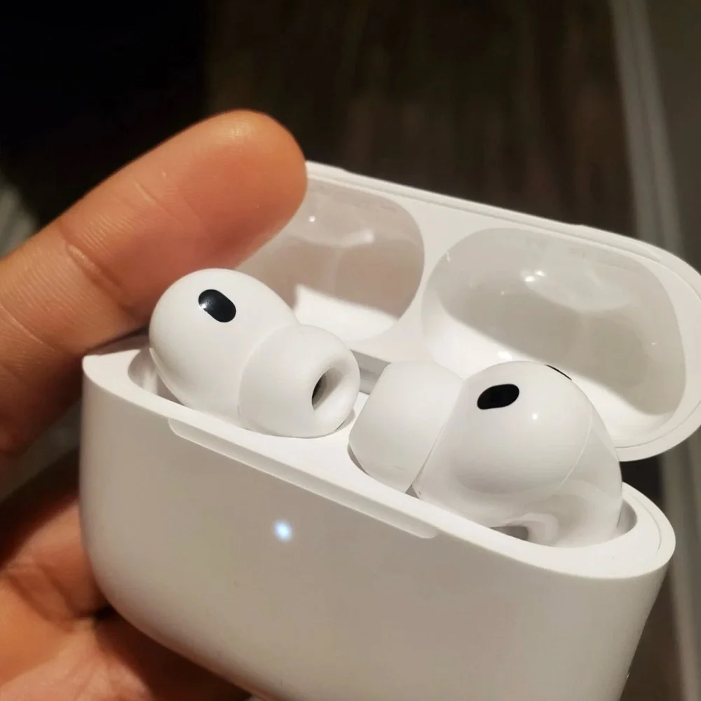 Apple White Wireless Earbuds
